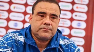 Leo González acaba su interinato en el partido contra Perú Leo González acaba su interinato en el partido contra Perú