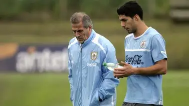 Godín y Suárez dedican emotivos mensajes a Óscar Washington Tábarez Godín y Suárez dedican emotivos mensajes a Óscar Washington Tábarez