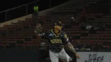 Leones da la vuelta y se lleva la victoria ante los Cardenales en Barquisimeto Leones da la vuelta y se lleva la victoria ante los Cardenales en Barquisimeto