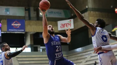 En un partido titánico Héroes vence a Trotamundos