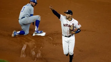 ¿Dodgers o Astros? Nueva puja por Carlos Correa