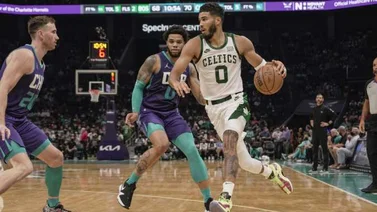 Los Celtics salen del bache a costa de los Knicks
