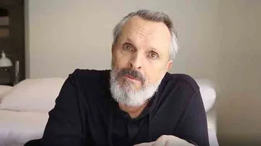 Miguel Bosé arremete otra vez contra las vacunas anti-COVID-19: ¡"Nos quieren matar a todos"!