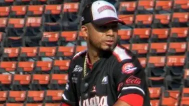 Junior Guerra y "Café" Martínez resaltan en la lista de Tiburones al Draft Junior Guerra y "Café" Martínez resaltan en la lista de Tiburones al Draft