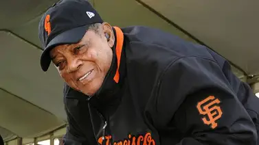 Willie Mays da su espaldarazo a Barry Bonds para el Salón de La Fama Willie Mays da su espaldarazo a Barry Bonds para el Salón de La Fama