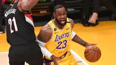 Lebron guía triunfo de los Lakers