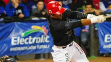 Leones del Caracas tramita al importado Maikel Serrano