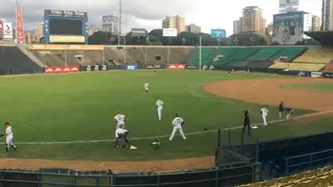 Fanáticos de Leones agradecen a jugadores y cargan contra la directiva por la eliminación Fanáticos de Leones agradecen a jugadores y cargan contra la directiva por la eliminación