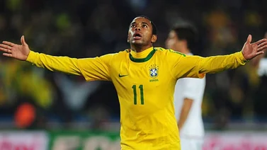Condenan a Robinho a nueve años de cárcel por violencia sexual