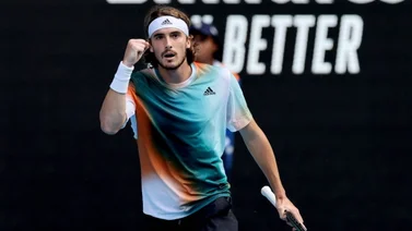 Tsitsipas somete de forma contundente a Sinner para acceder a semifinales