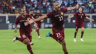 La Vinotinto de José Néstor Pékerman golea a Bolivia y mantiene su puesto en la clasificación La Vinotinto de José Néstor Pékerman golea a Bolivia y mantiene su puesto en la clasificación