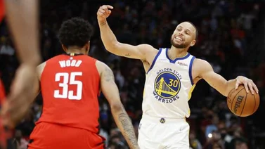 Stephen Curry guía a los Warriors a su sexta victoria consecutiva