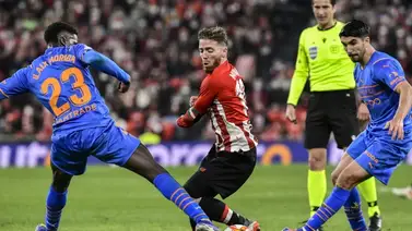 El Valencia escapa con vida de San Mamés El Valencia escapa con vida de San Mamés