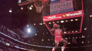 Mira las mejores clavadas en la historia del Slam Dunk NBA