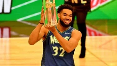 Karl-Anthony Towns rompe el molde: primer pívot que gana el concurso de triples (+Video)