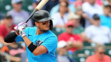 Miguel Rojas se une al grupo de jugadores presentes en las negociaciones de MLB y Sindicato