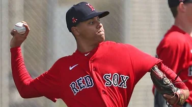 Wilkelman González: El prospecto de los Medias Rojas alcanzó las 98 mph con su recta