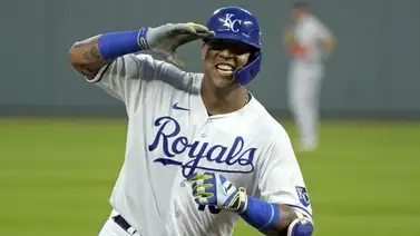 Salvador Pérez obtiene el premio Lou Gehrig Salvador Pérez obtiene el premio Lou Gehrig