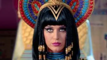 ¡Otra vez! A Katy Perry se le rompió el pantalón