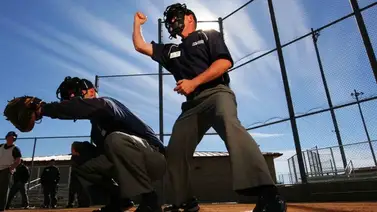 Árbitros de MLB portarán micrófonos para anunciar decisiones Árbitros de MLB portarán micrófonos para anunciar decisiones