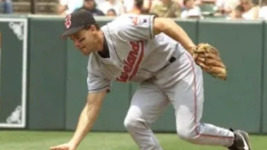 Omar Vizquel: 32 años de su debut en MLB