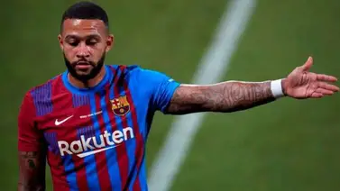 Depay cae lesionado y no viaja con el Barcelona a territorio alemán Depay cae lesionado y no viaja con el Barcelona a territorio alemán
