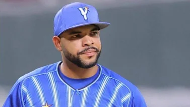Edwin Escobar sigue dominante en la Liga de Beisbol Japonés