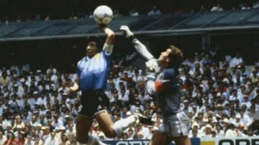 Camisa de Maradona subastada por 6 mdd