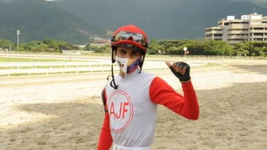 El jinete Franklin González Jr. llega a Gulfstream Park
