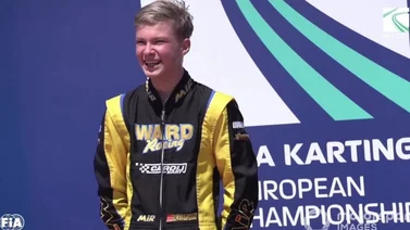 Controversial: piloto ruso realiza saludo nazi en el podio (+Video)