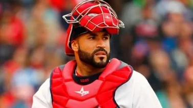 Sandy León seguirá su carrera con los Rojos de Cincinnati