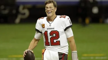 Tom Brady renueva con Tampa Bay Buccaneers