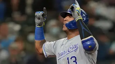 Salvador Pérez poderoso y pelea la supremacía jonronera en la MLB (+Video) Salvador Pérez poderoso y pelea la supremacía jonronera en la MLB (+Video)