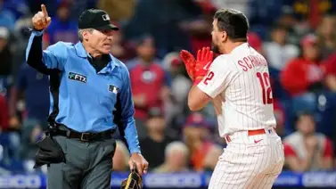 ¡Lo volvió a hacer! ¿Será Ángel Hernández el peor umpire de Grandes Ligas? (+ Video) ¡Lo volvió a hacer! ¿Será Ángel Hernández el peor umpire de Grandes Ligas? (+ Video)