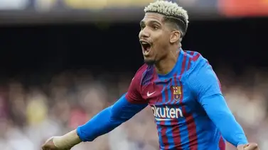 Ronald Araujo renueva con el Barcelona hasta 2026 Ronald Araujo renueva con el Barcelona hasta 2026