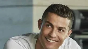 ¡Conmovedor! Cristiano Ronaldo publica foto junto a su bebé