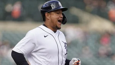 Miguel Cabrera enseña a batear de esta forma