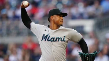 Eliéser Hernández y los Marlins se enfrentan a los Cascabeles en Miami