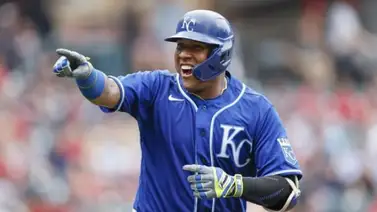 Salvador Pérez responde en la chiquita y le da el triunfo a los Reales (+Video) Salvador Pérez responde en la chiquita y le da el triunfo a los Reales (+Video)