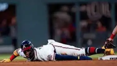 MLB: Ronald Acuña se roba su séptima base de la campaña MLB: Ronald Acuña se roba su séptima base de la campaña
