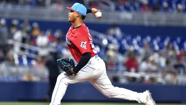 MLB: Elieser Hernández se muestra dominante pero cae ante Atlanta