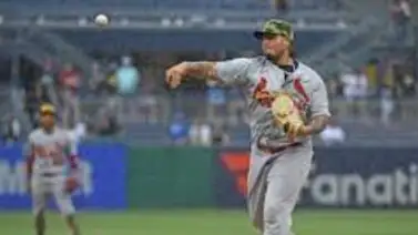 MLB: Yadier Molina debutó como pitcher MLB: Yadier Molina debutó como pitcher