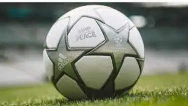 Balón de la final de Champions con sinónimo de Paz Balón de la final de Champions con sinónimo de Paz