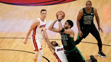 Celtics vs Heat: Boston se impone a domicilio y está a un juego de coronarse en el Este Celtics vs Heat: Boston se impone a domicilio y está a un juego de coronarse en el Este