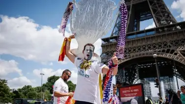 Aficionados del Real Madrid se hacen sentir en París previo a la final de la Champions Aficionados del Real Madrid se hacen sentir en París previo a la final de la Champions