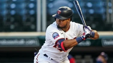 Luis Arráez sigue con su regadera de imparables en la MLB