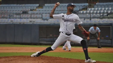 Luis Martínez dominó los bates de Líderes