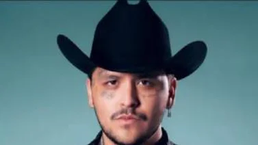 Christian Nodal acosa a una fan (+ VIDEO)