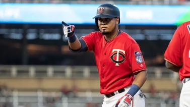 MLB: Luis Arráez liga dos hits y pelea con todo ante J.D Martínez
