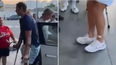 Rafael Nadal en muletas tras la final del Roland Garros